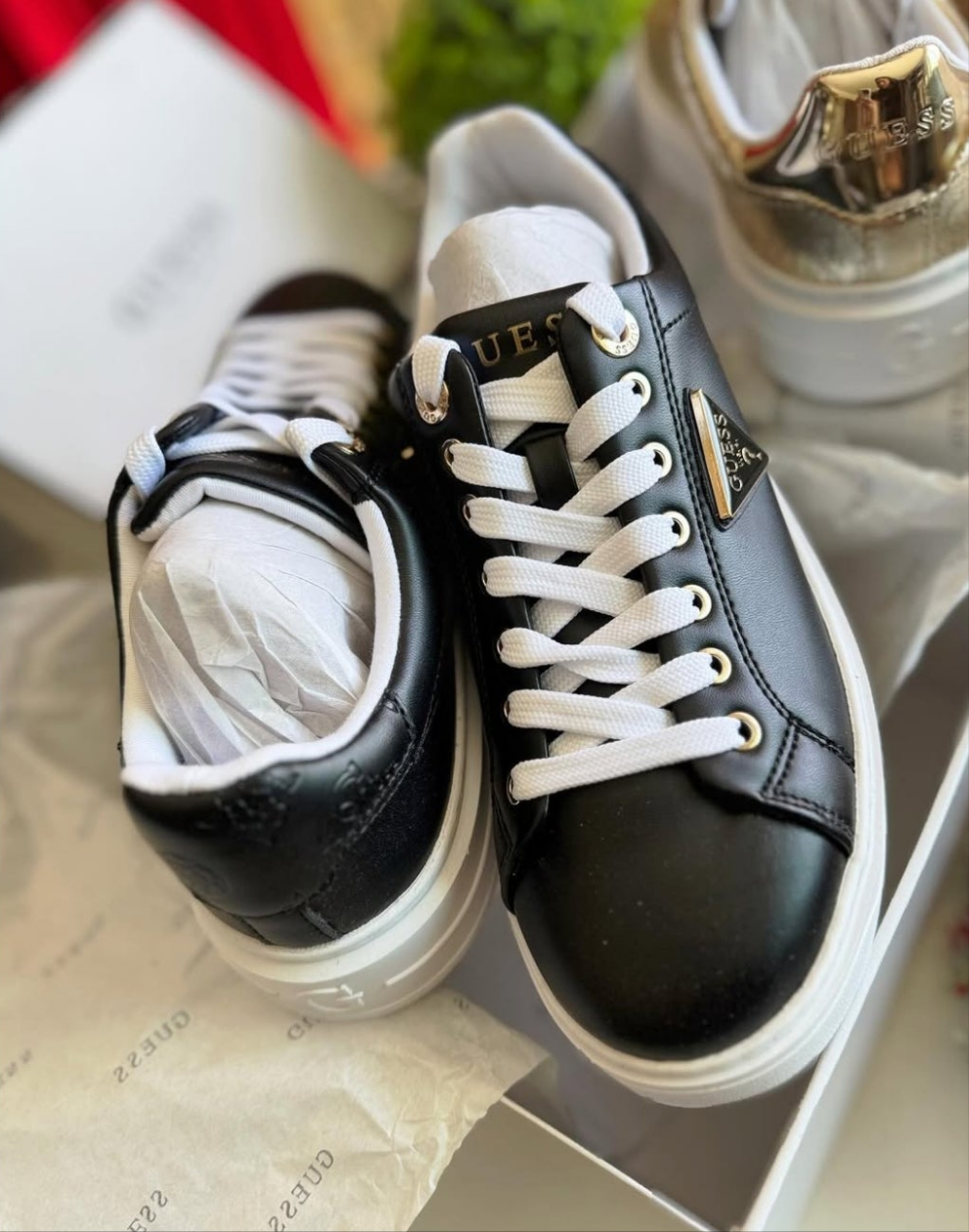 Zapatilla Guess talla 6