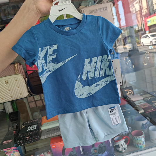 Conjunto Nike talla 12 meses