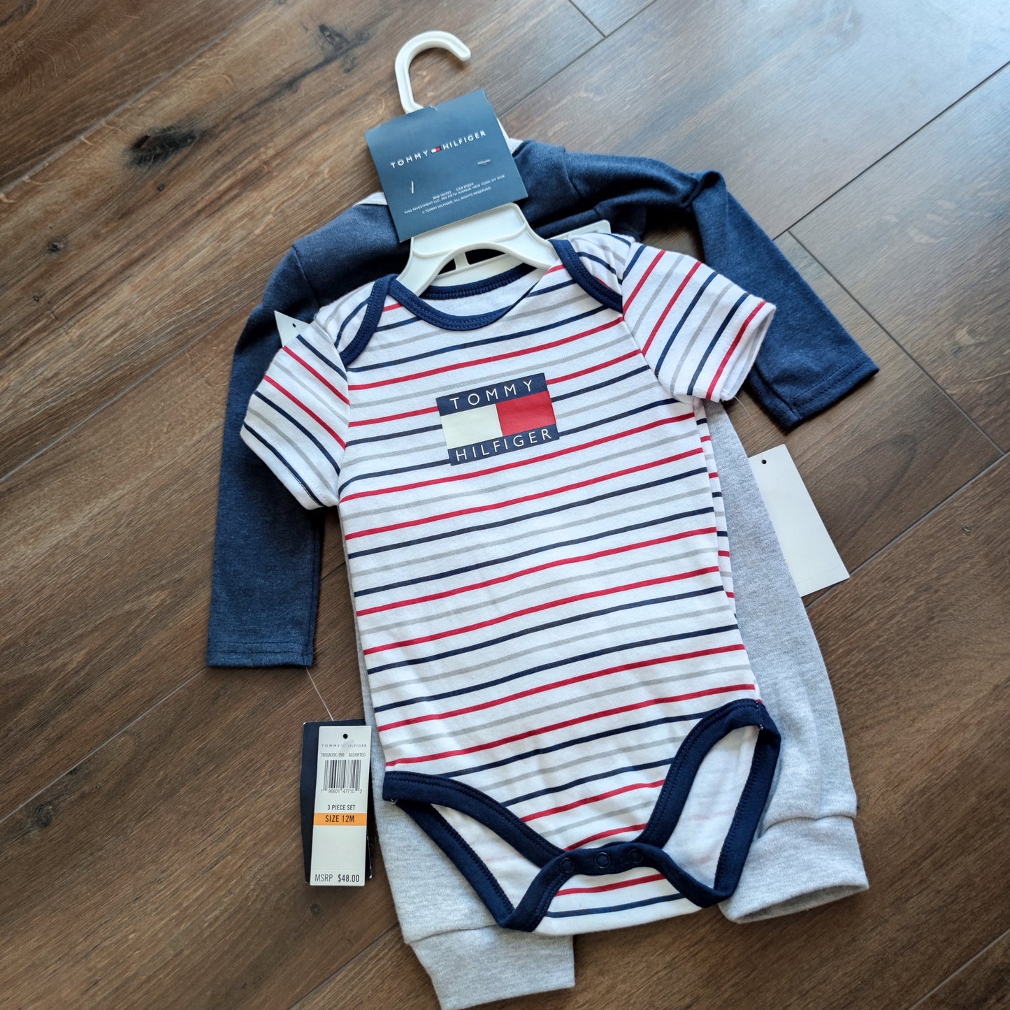 Set 3 piezas Tommy Hilfiger talla 12 meses