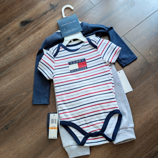 Set 3 piezas Tommy Hilfiger talla 12 meses