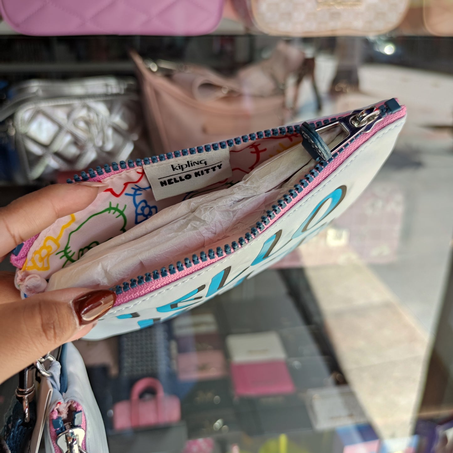 Set estuches Kipling x hello kitty