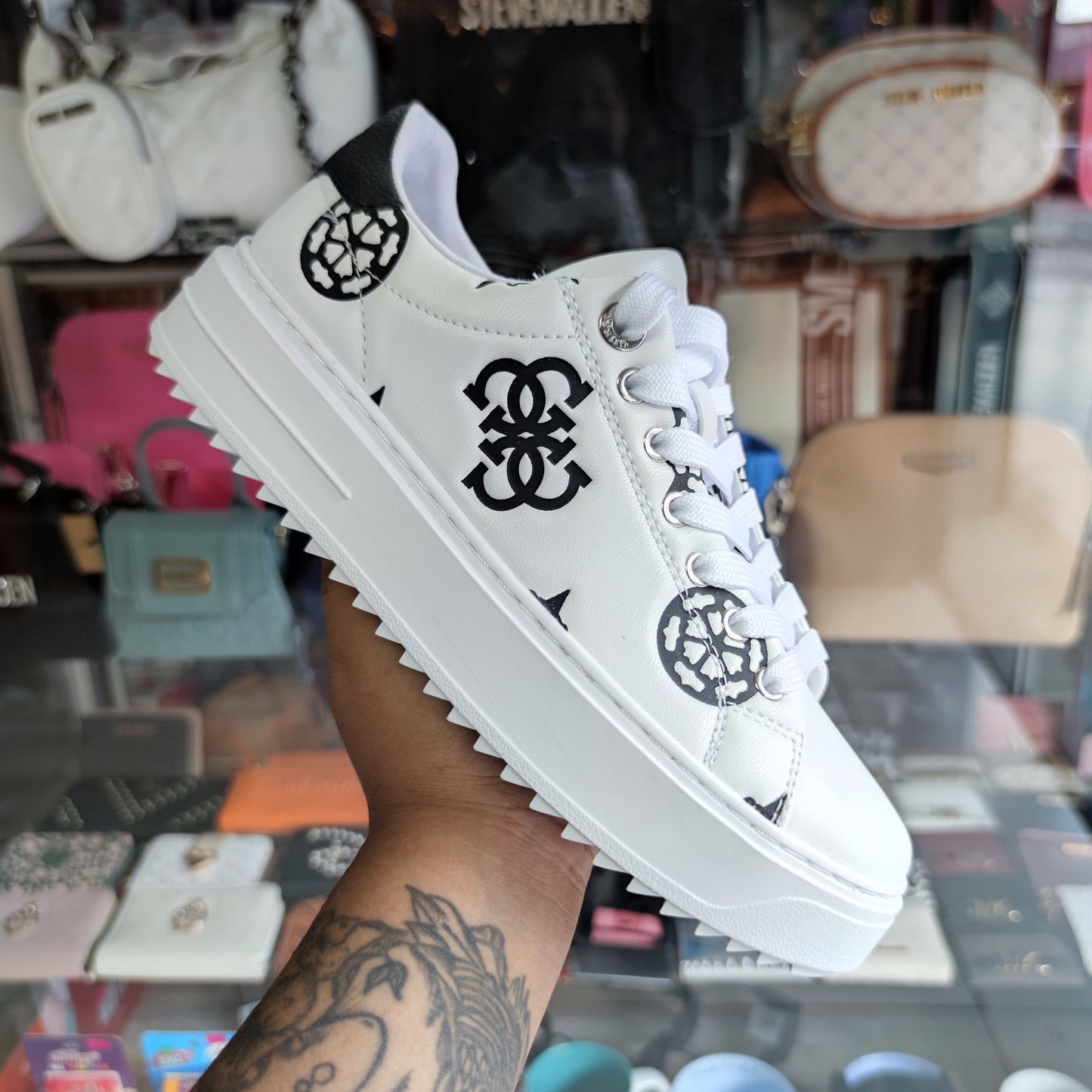 Zapatilla Guess talla 37