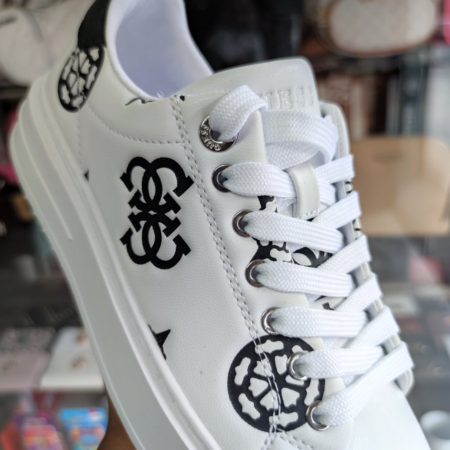 Zapatilla Guess talla 37