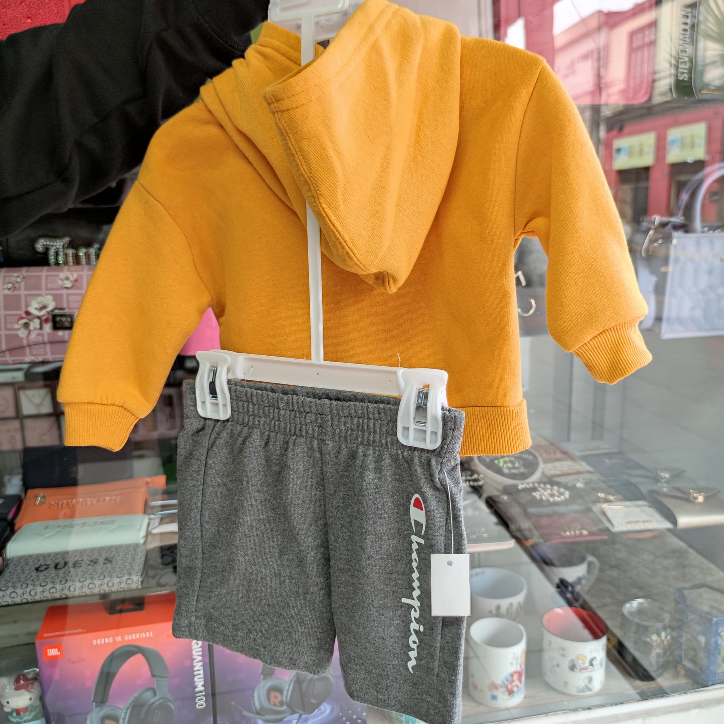 Conjunto Champion talla 12 meses