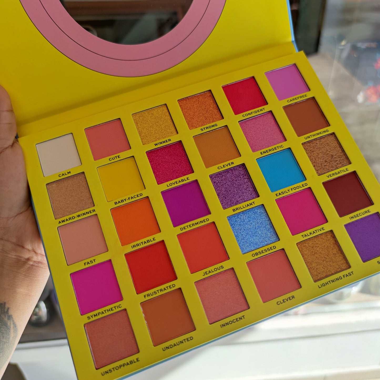 Paleta Makeup revolution x Looney tunes