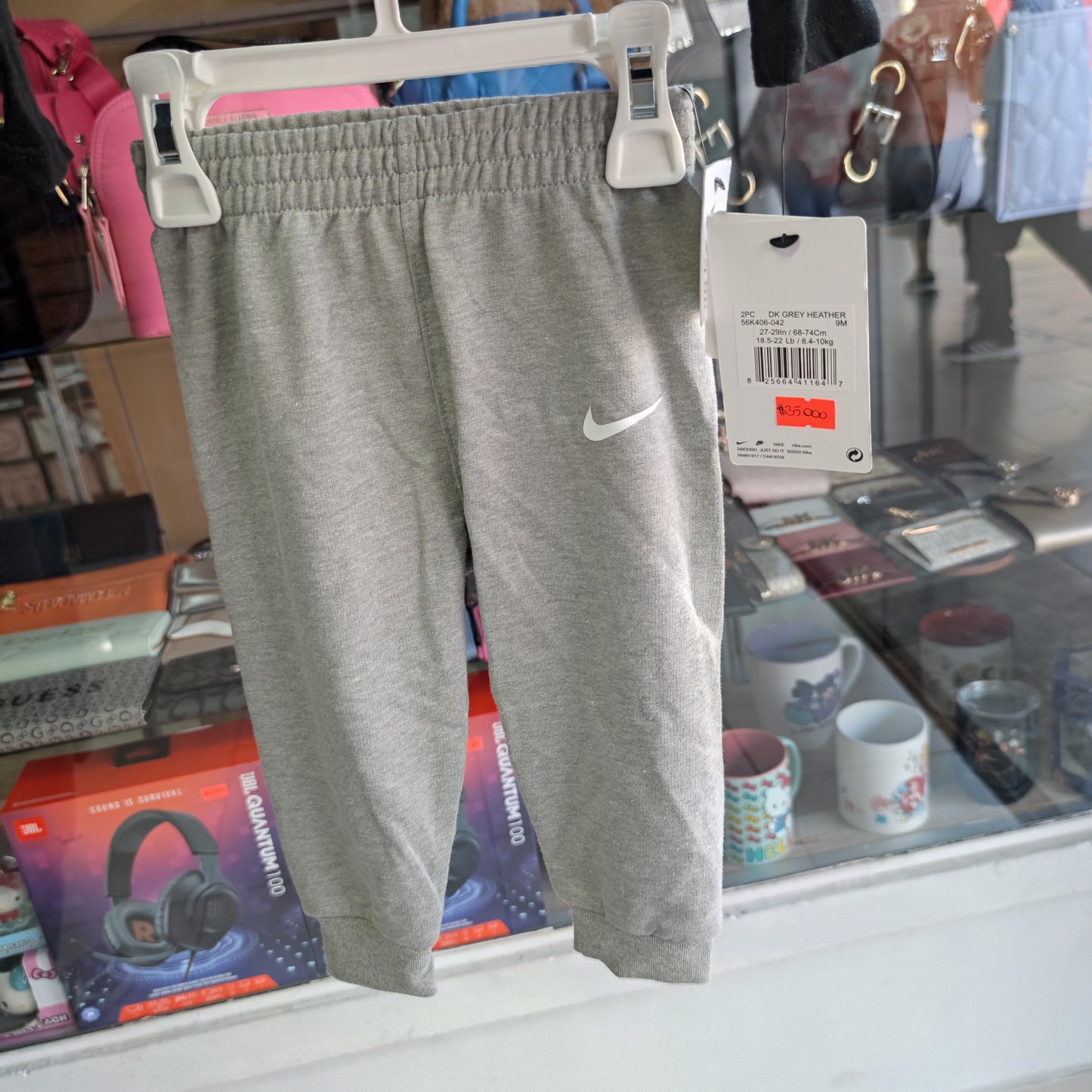 Conjunto Nike talla 9 meses