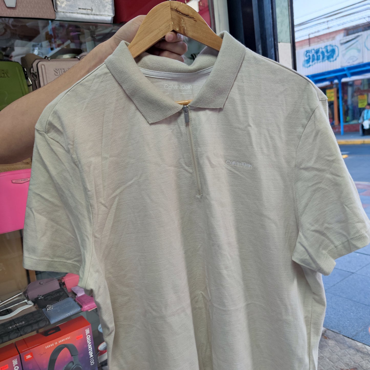 Polera Calvin Klein talla L