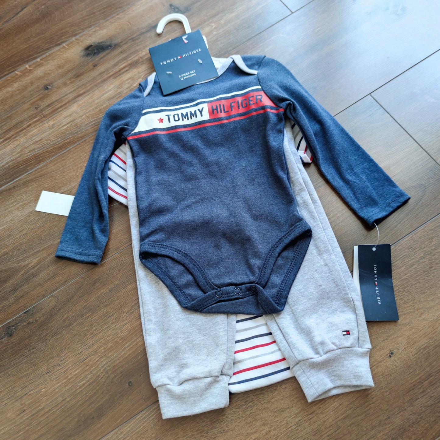 Set 3 piezas Tommy Hilfiger talla 12 meses