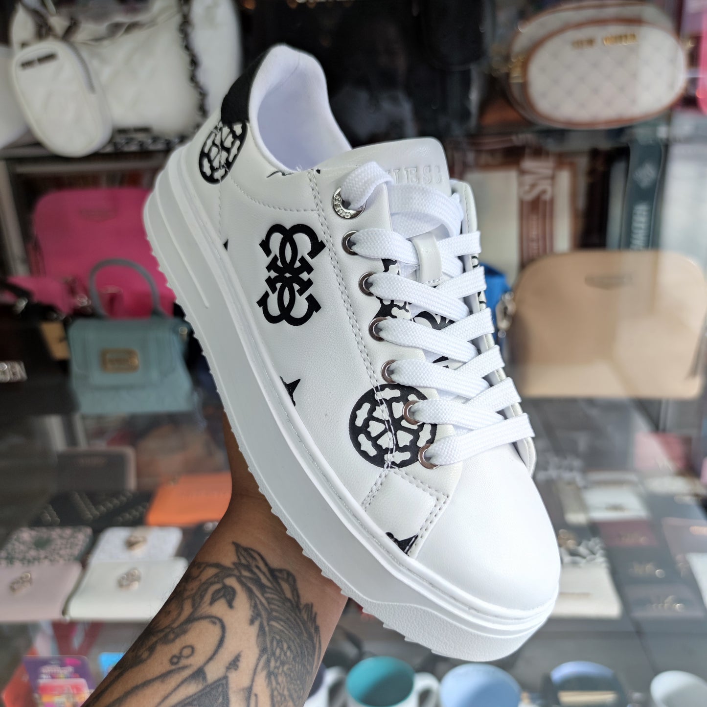 Zapatilla Guess talla 37