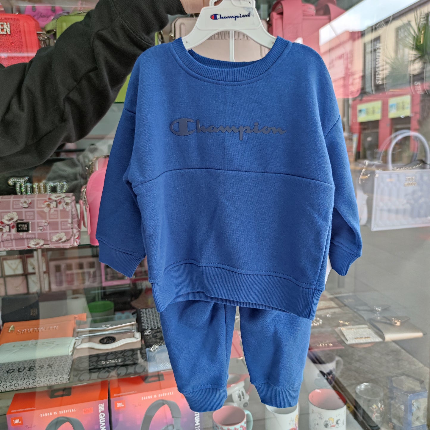 Conjunto Champion talla 18 meses