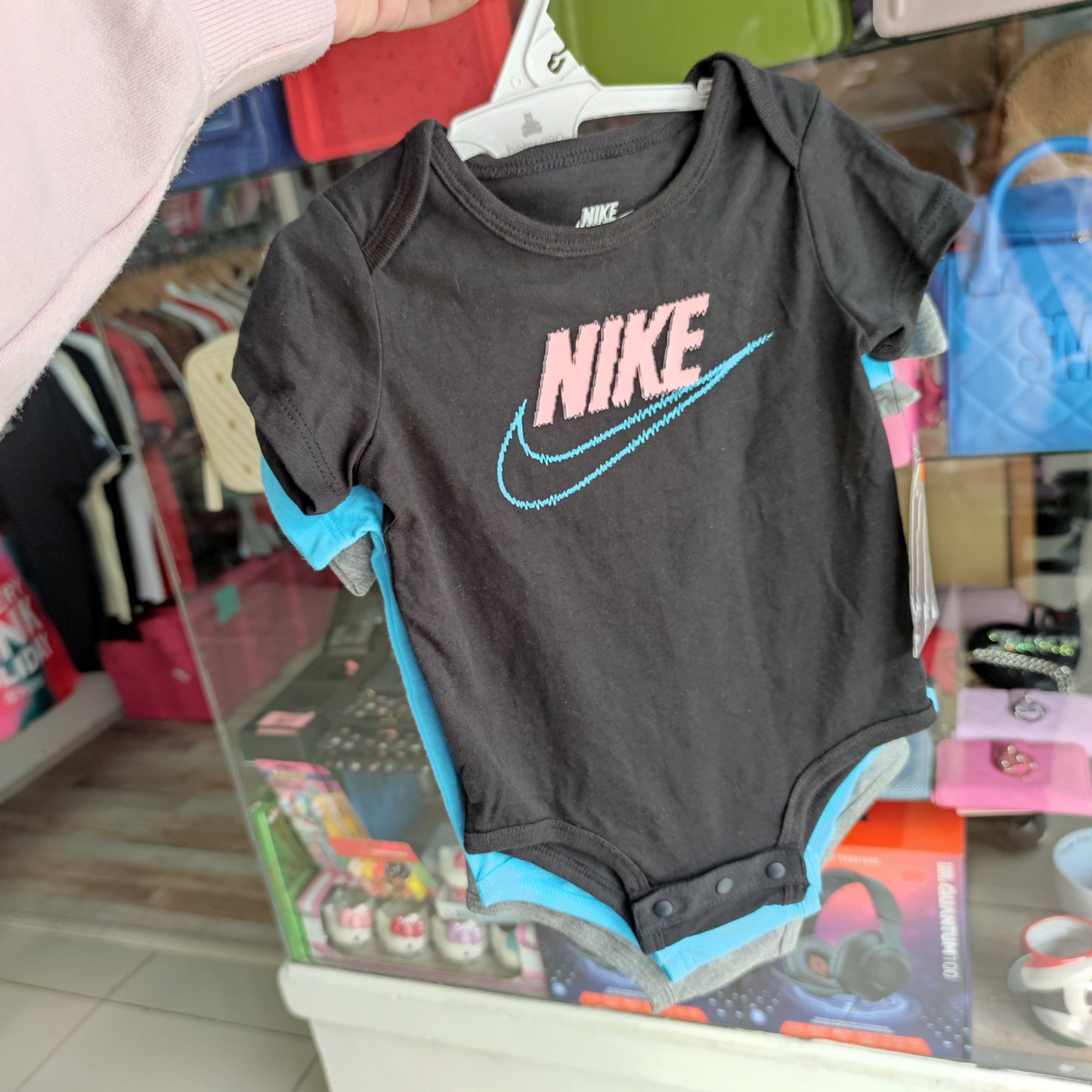 Set bodysuit Nike talla 9 meses