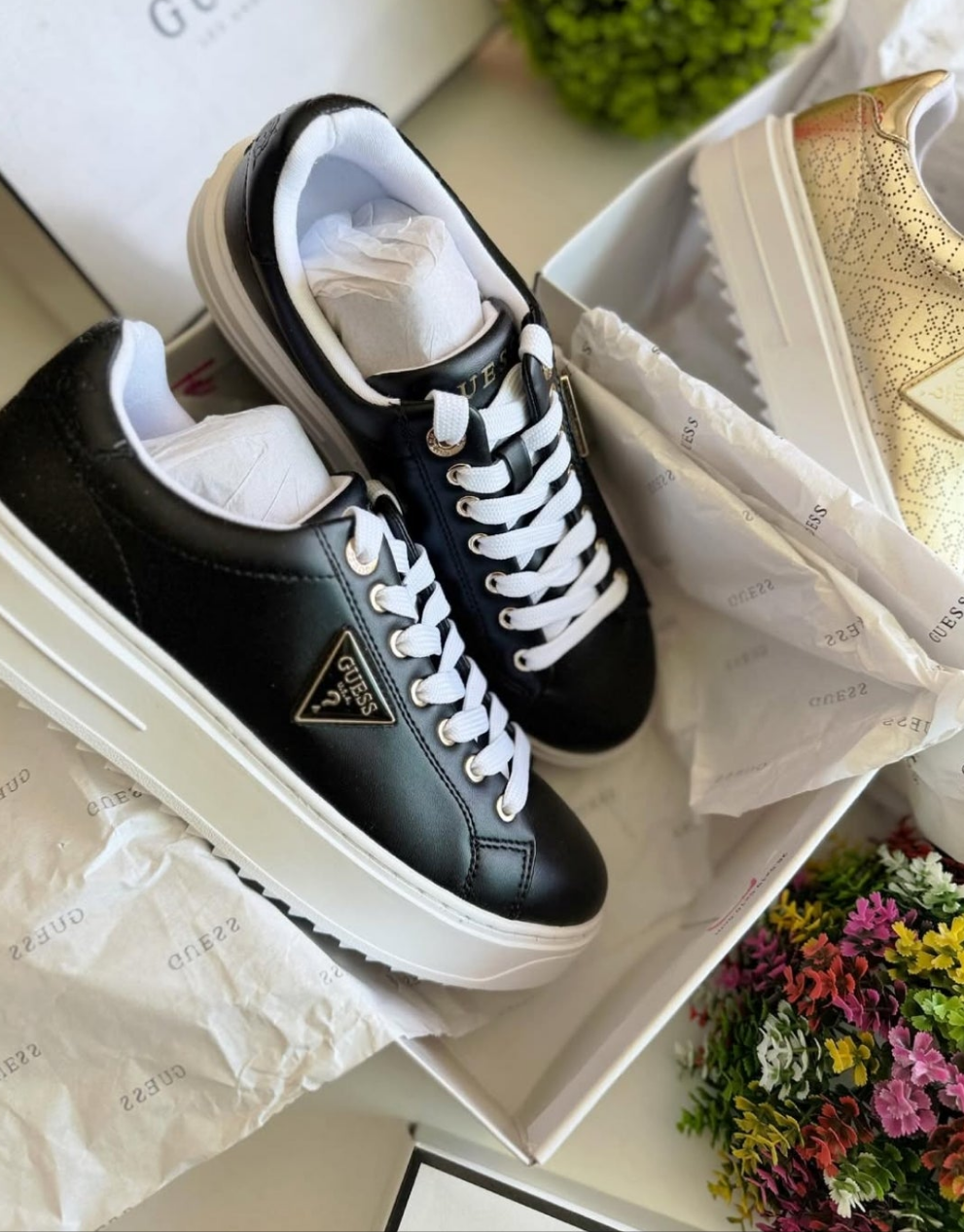 Zapatilla Guess talla 6
