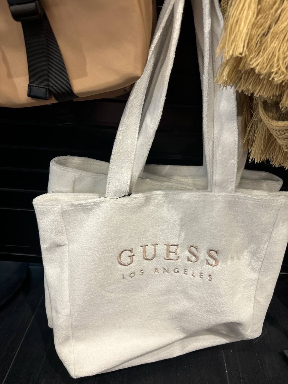 Tote Guess