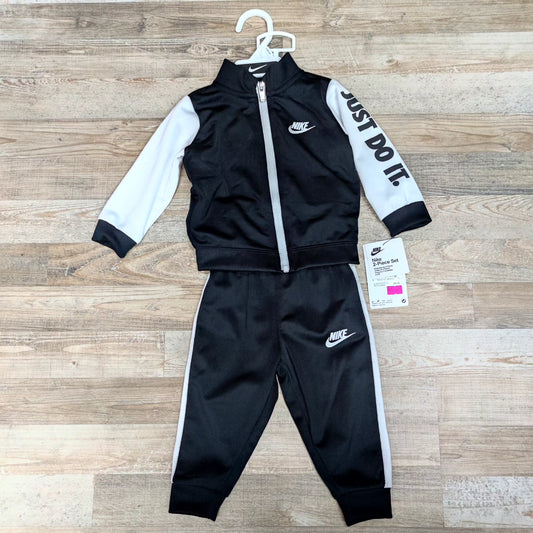 Conjunto Nike talla 9 meses