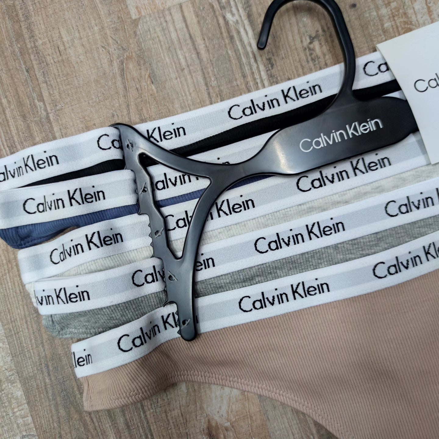 5-colales Calvin Klein