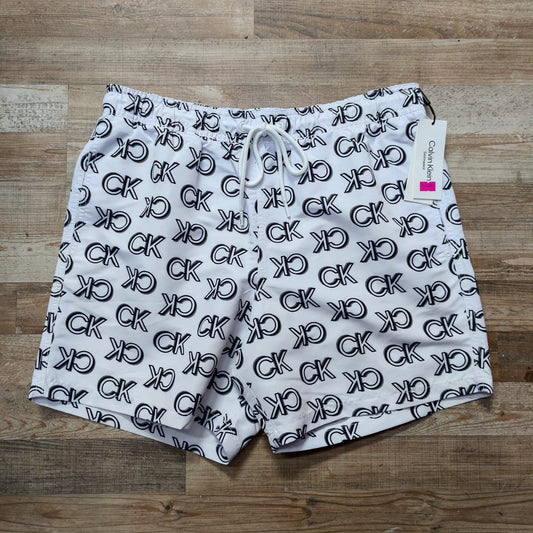 Short Calvin Klein talla M