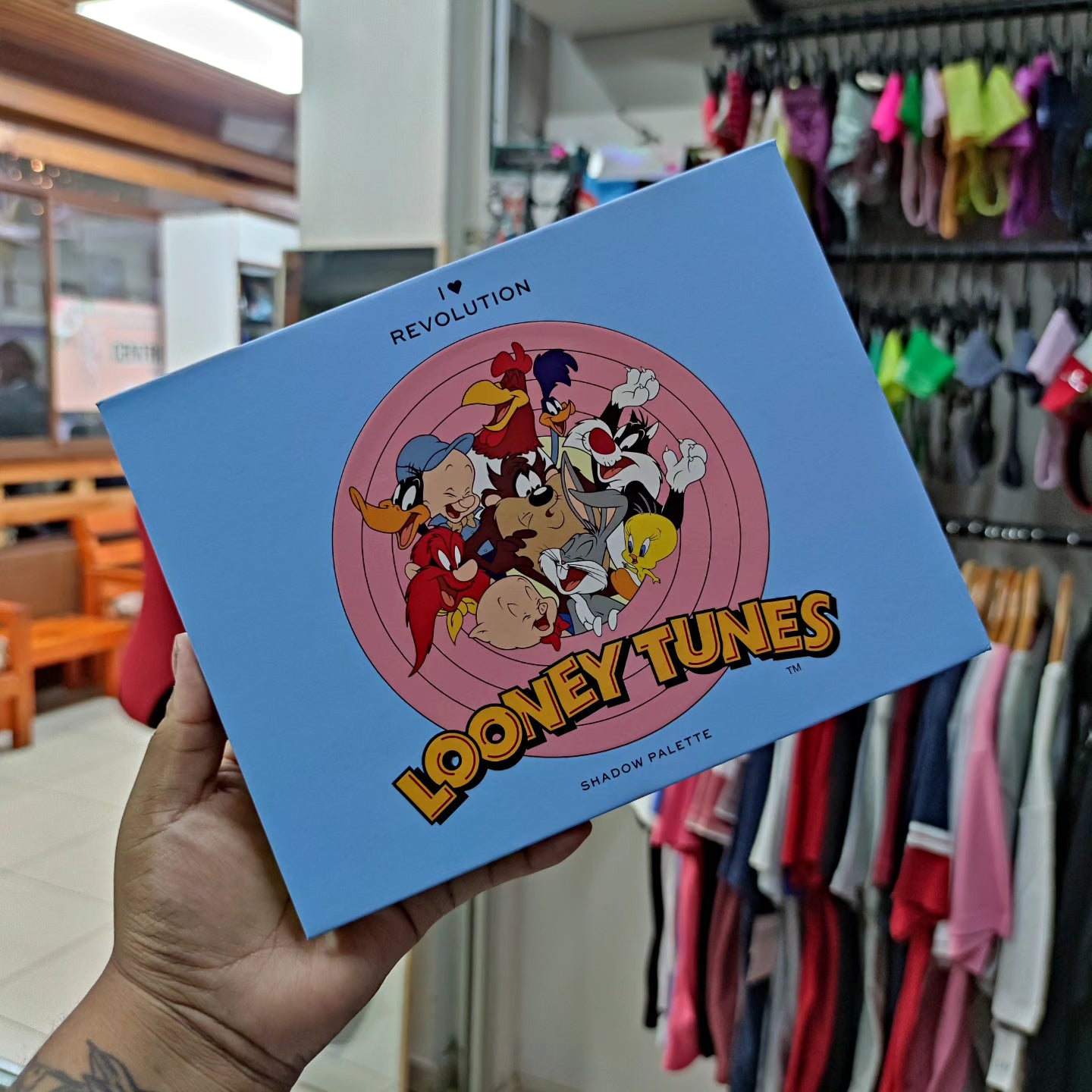 Paleta Makeup revolution x Looney tunes