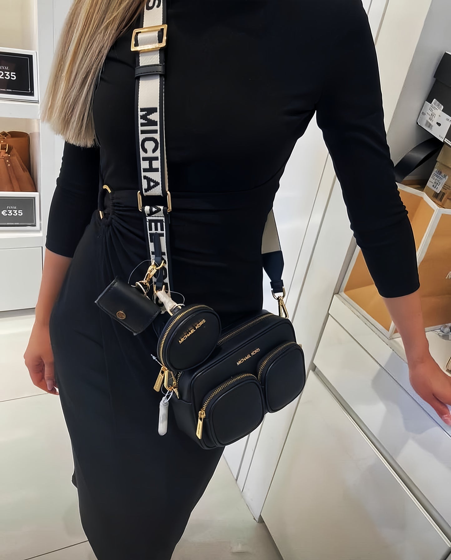 Crossbody, monedero y porta airpod Michael kors