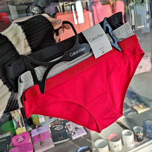 Lenceria Calvin Klein talla M