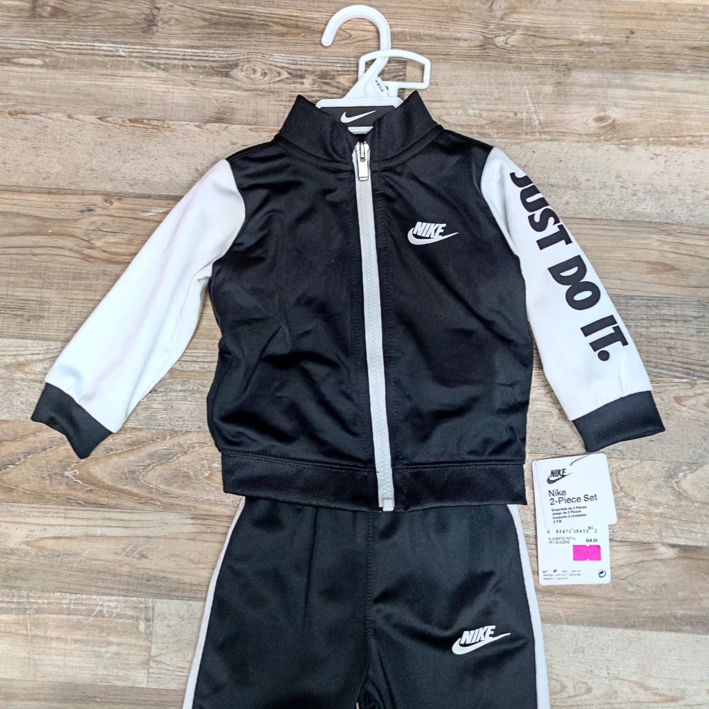 Conjunto Nike talla 9 meses