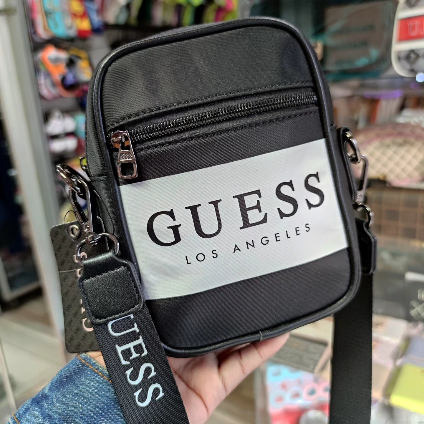 Bolso pequeño Guess unisex